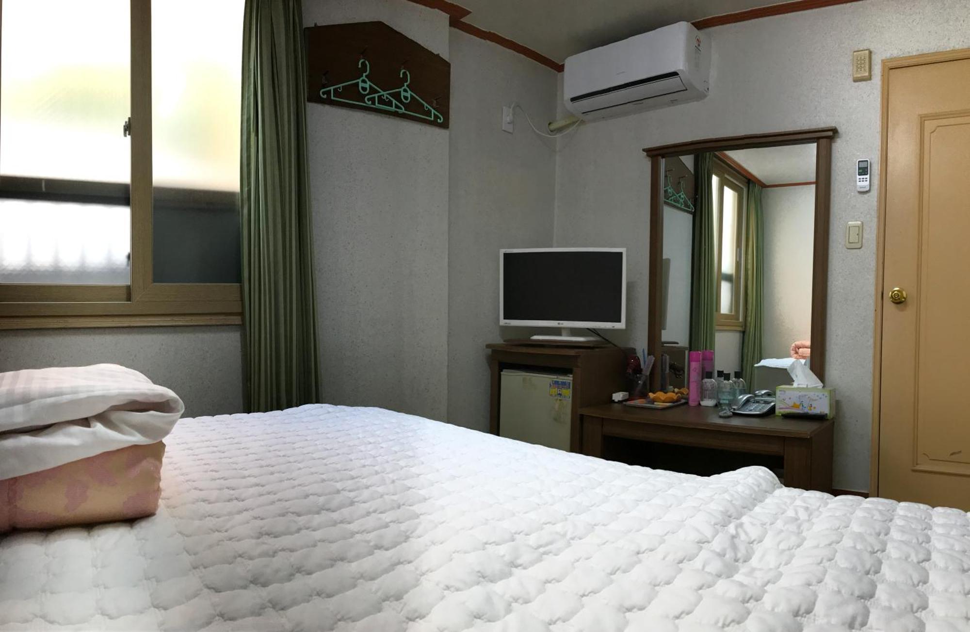 J Motel Busan Eksteriør billede